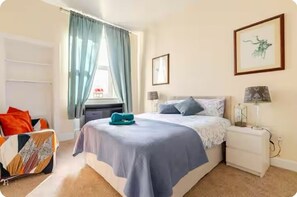 3 室のベッドルーム、アイロン / アイロン台、WiFi、ベッドシーツ