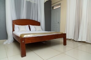 2 bedrooms, iron/ironing board, WiFi, bed sheets - Stunning 2Bd Apt in Mombasa/Mtwapa- Your Home (Mombasa/Mtwapa)