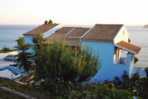 Exterior - Agios Georgios - 2 Beds - Sleeps 4 - Free Parking (Corfu)