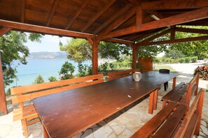 Outdoor dining - Agios Georgios - 2 Beds - Sleeps 5 - Free Parking (Corfu)