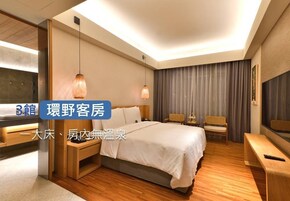 Ropa de cama de alta calidad, cubrecamas y minibar 