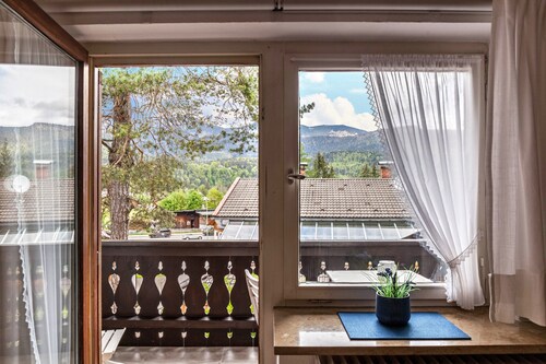 Gemütliche Ferienwohnung Wank in Garmisch mit Bergblick