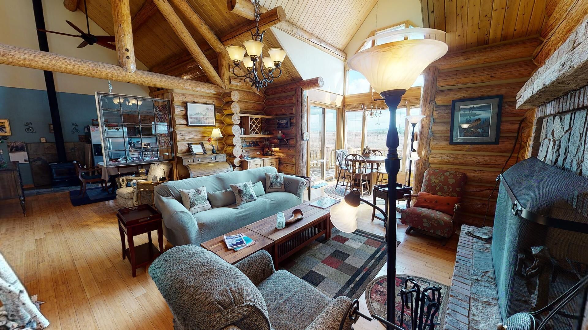 Télévision, cheminée