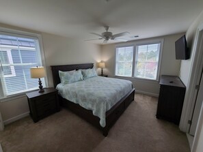 4 bedrooms, iron/ironing board, WiFi