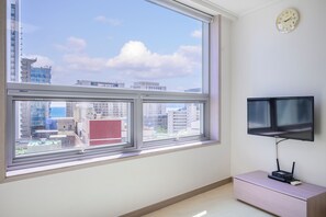 Perhehuone | Yksilöllisesti sisustettu, yksilöllisesti kalustettu, ilmainen Wi-Fi