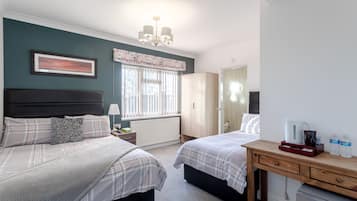 1 bedroom, iron/ironing board, internet, bed sheets
