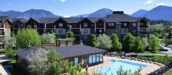 Newly Renovated, Spacious Condo