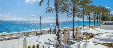 A la platja