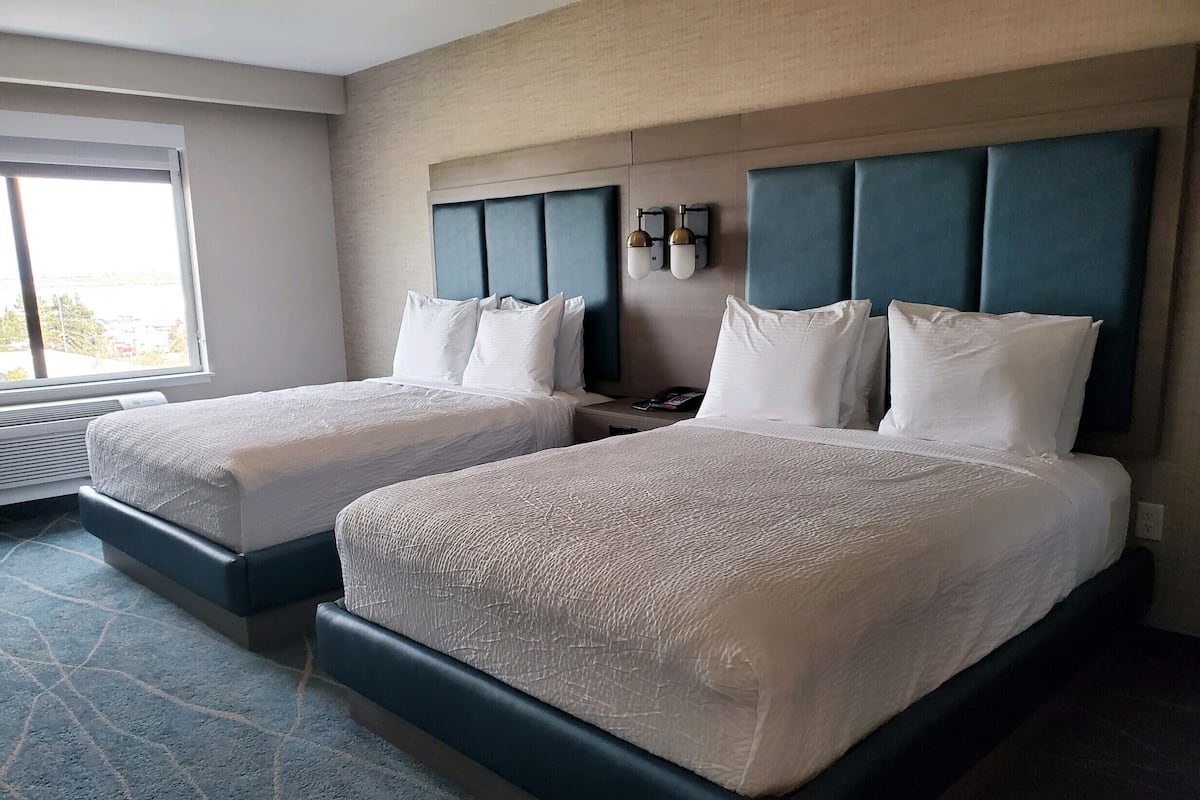 Luxury Room | Iron/ironing board, free WiFi