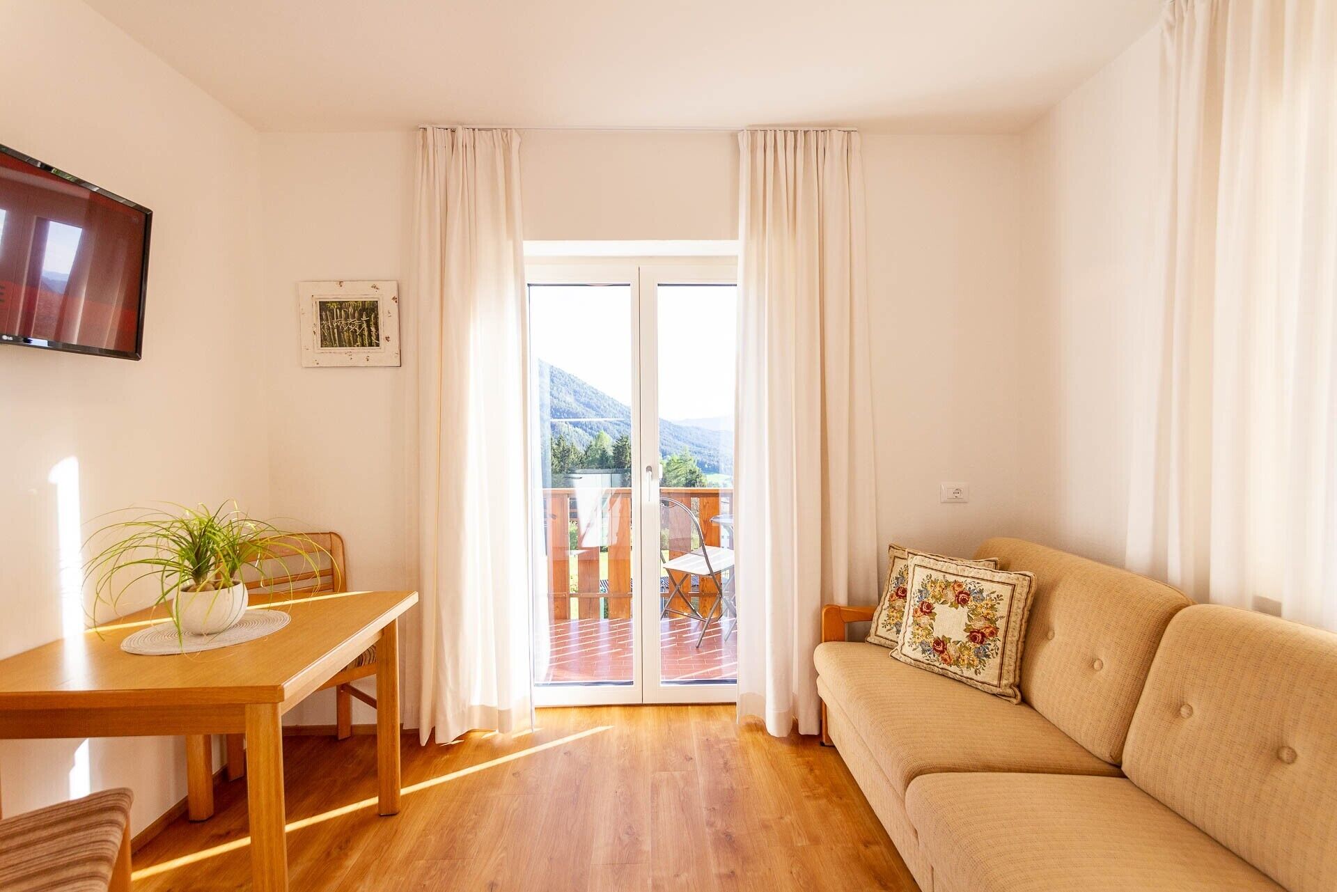 Televisie en een tafeltennistafel