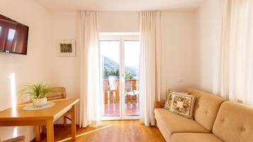 Televisie en een tafeltennistafel