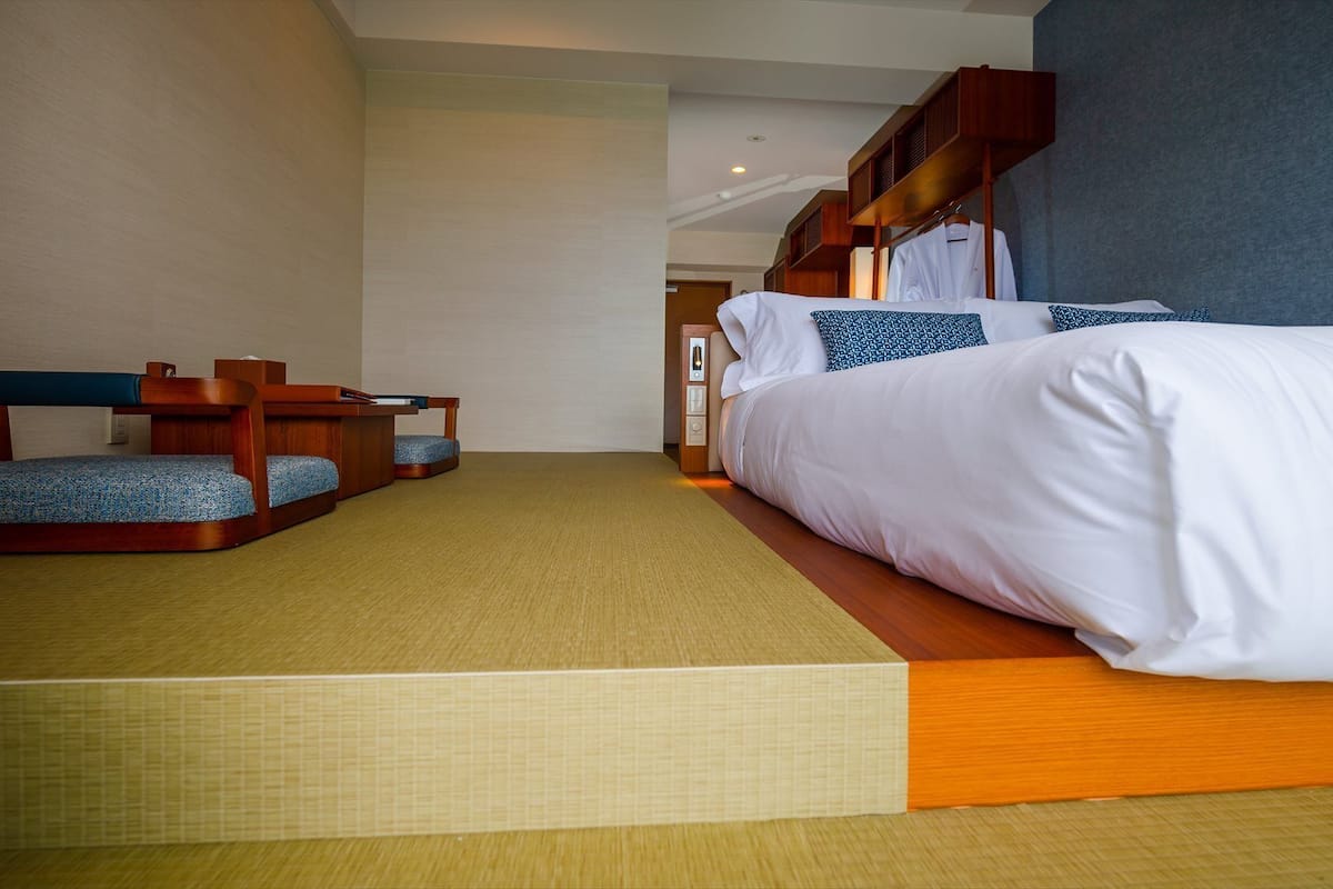 In-room safe, desk, laptop workspace, soundproofing