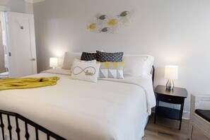 2 bedrooms, WiFi - Updated Stylish Courtside Villa, 1 1/2 Blocks to Beach, Two Pools, Balcony, Tennis, Coligny Area (Hilton Head Island)