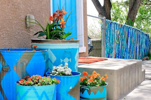 Two Bedroom Home in the Heart of West Colorado Springs