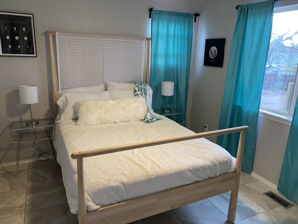 2 bedrooms, iron/ironing board, free WiFi, bed sheets