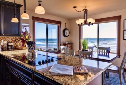 Seascape Villa - Oceanfront panoramic view - Hot tub