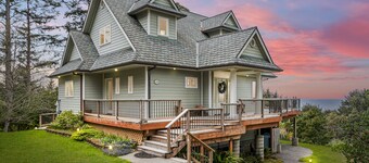 Epic ocean views w/easy walk to beach from this pet-free private retreat!