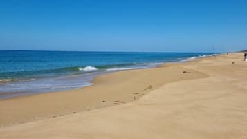 Una playa cerca