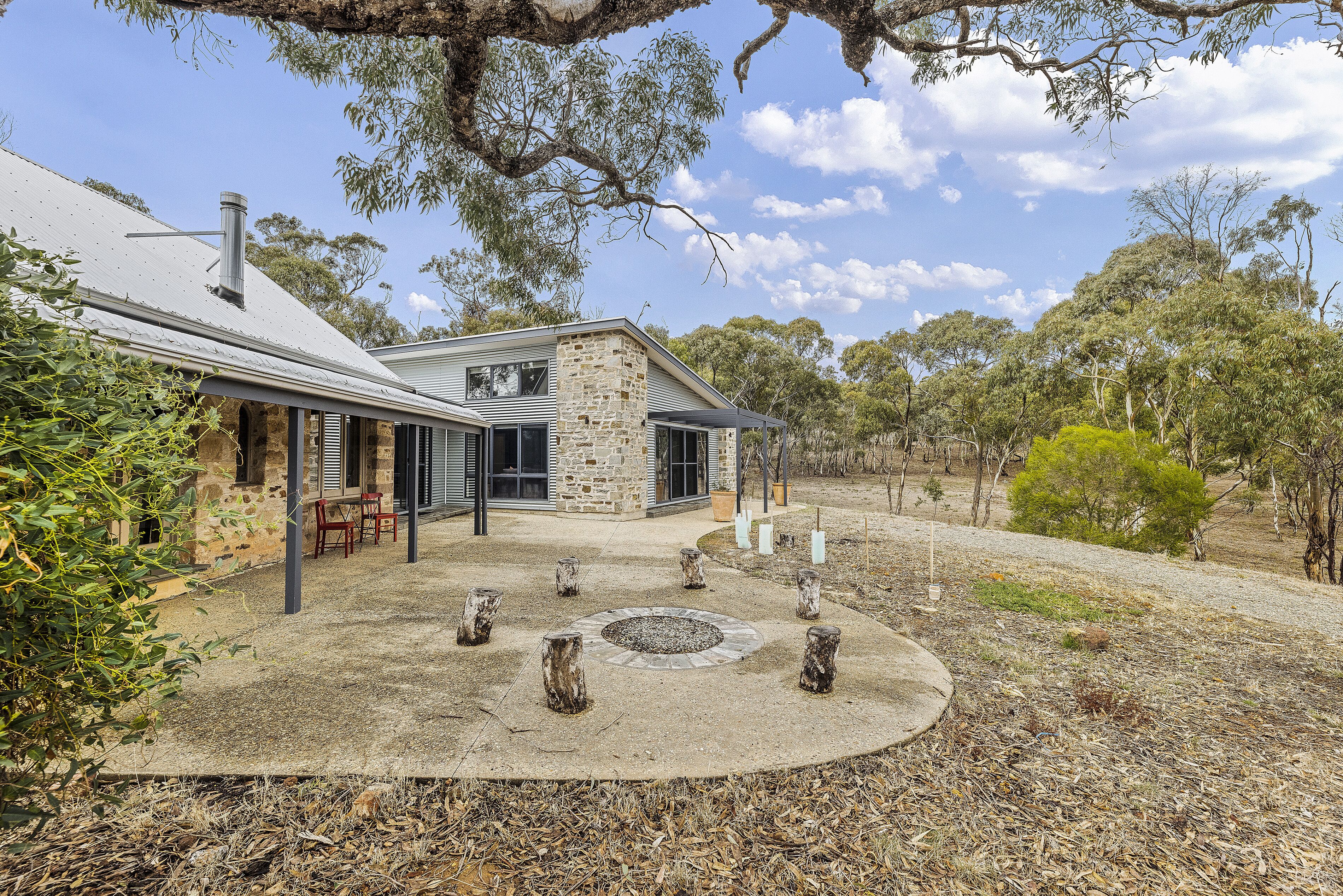 Benny's Retreat Luxury Bushland Escape — image 3