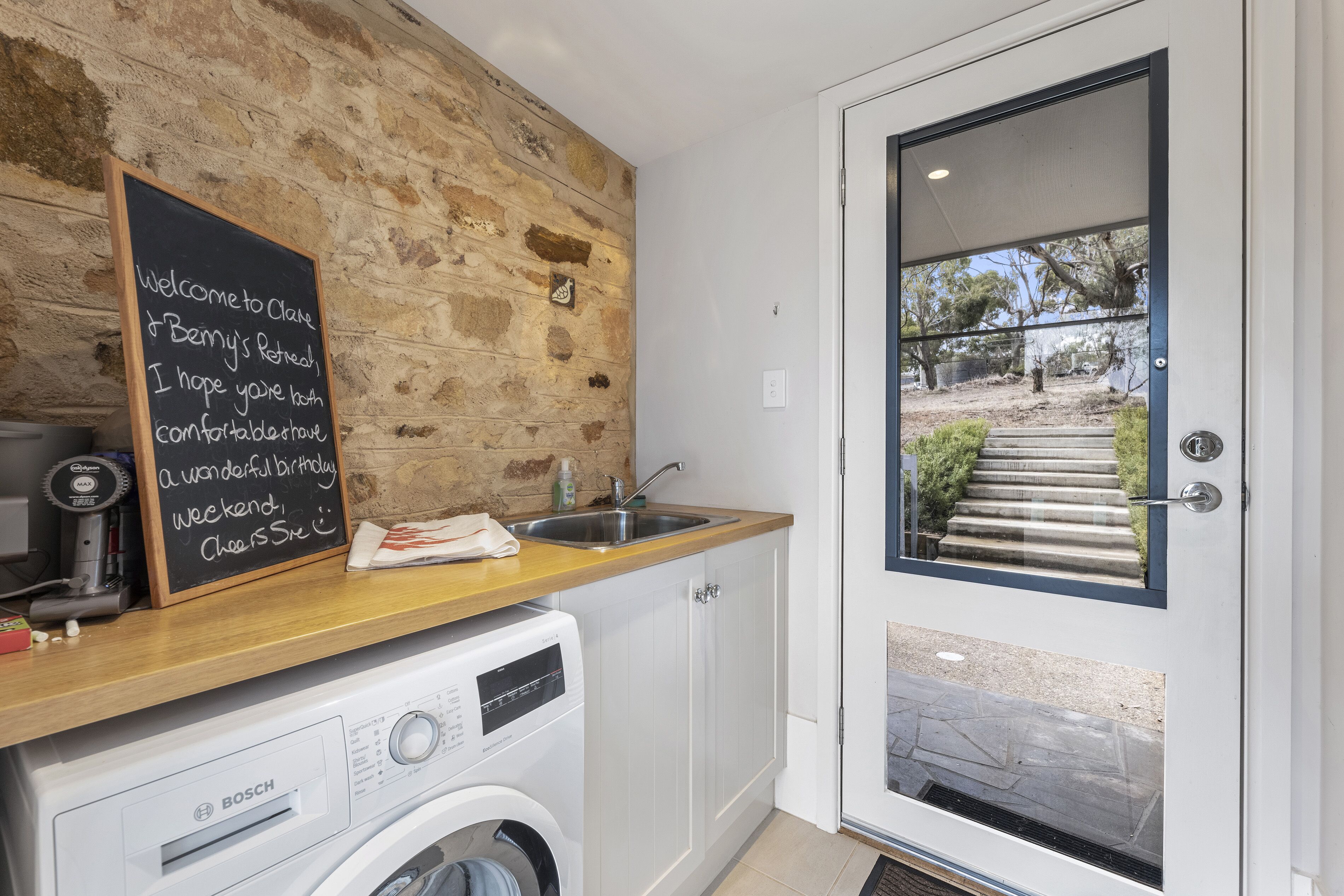 Benny's Retreat Luxury Bushland Escape — image 23