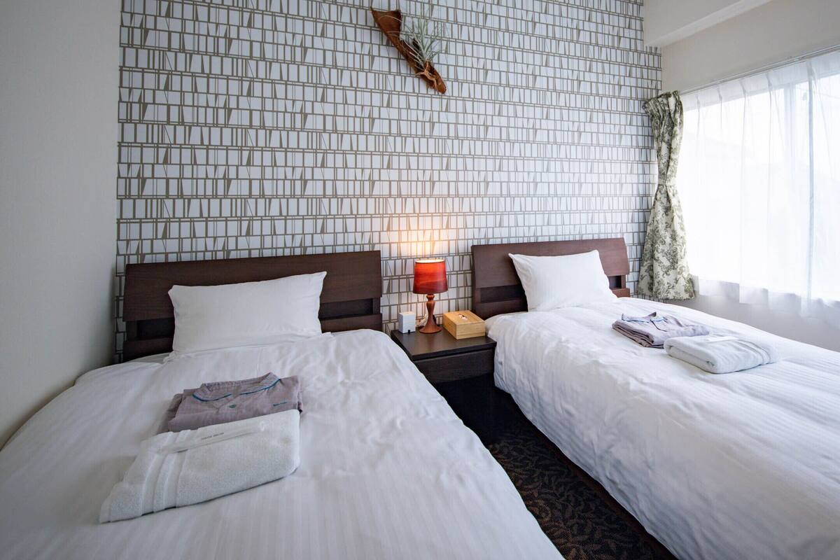 Free WiFi, bed sheets