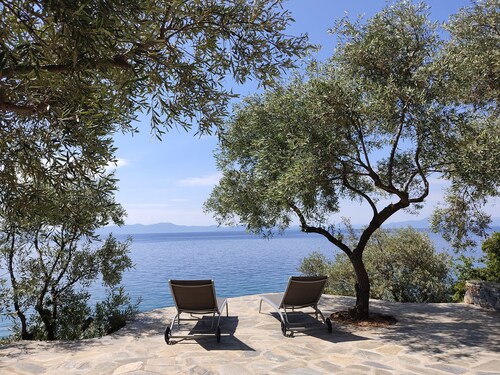 Seaside private beach house