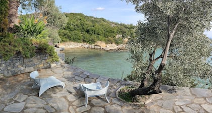 Seaside private beach house