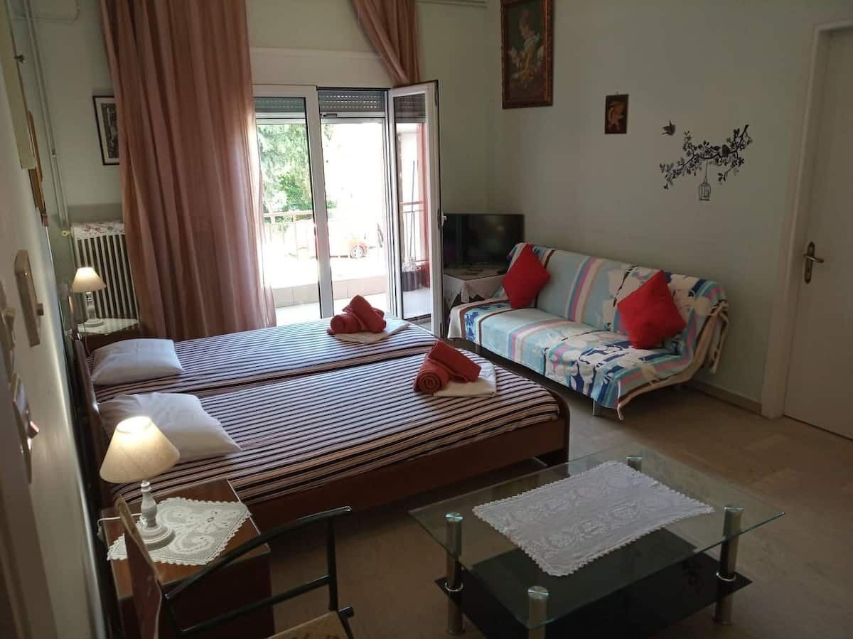 2 bedrooms, iron/ironing board, free WiFi