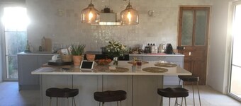 Maison Avec Piscine. Ideal Pour LE Festival D'avignon ET D'orange