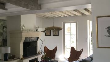 Télévision, espaces bureaux, imprimantes