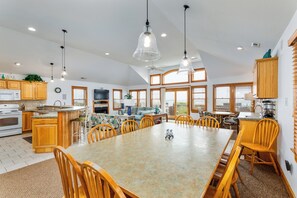Interior - 5390- Heavenly Sunrise, Oceanfront | Kill Devil Hills | Sleeps 18 (Kill Devil Hills)
