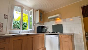 Réfrigérateur, micro-ondes, lave-vaisselle