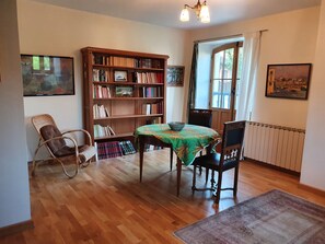 Interior - Appartement Spacieux, Calme. Quercy (Assier)