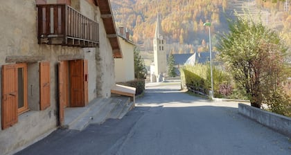 200 m FROM SKI SLOPES- HOUSE FOR 12 PERSONS