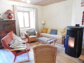 Télévision, cheminée