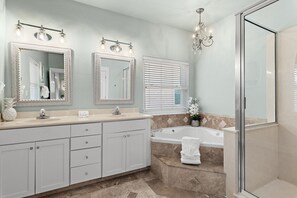 Shower, jetted bath, hair dryer, towels - ☀Private Fenced in Pool~3 Masters~Remodel~Walk 2 Beach~5BR Seahaus Destin (Destin)