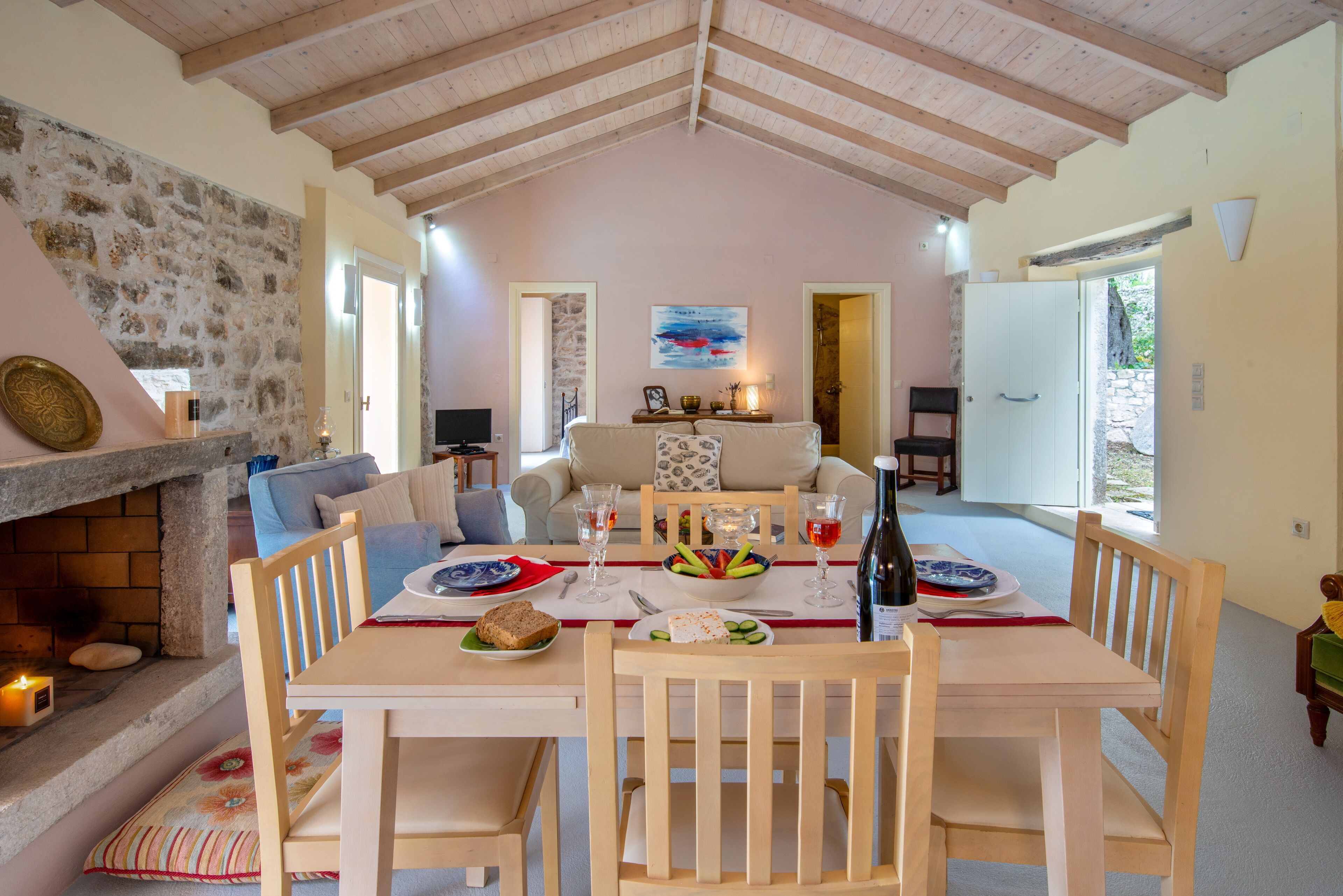 Wonderful villa in a secluded location with an outdoor pool and private gardens.