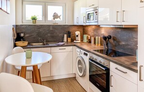 Kühlschrank, Herdplatte, Geschirrspüler