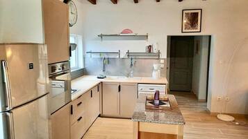 Fridge, microwave, oven, dishwasher