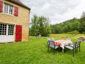 屋外ダイニングエリア