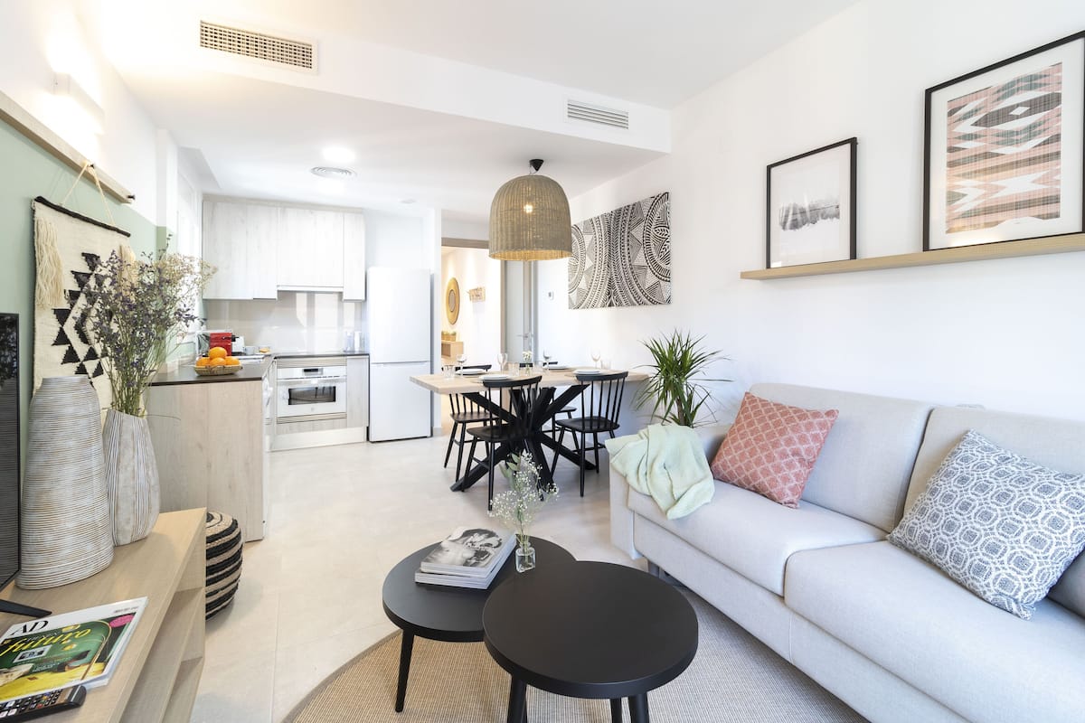 Exclusive Duplex | Living room | Flat-screen TV, heated floors