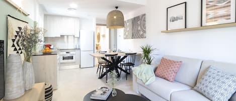 Appartement Duplex Exclusif | Salle de séjour | Télévision à écran plat, chauffage par le sol