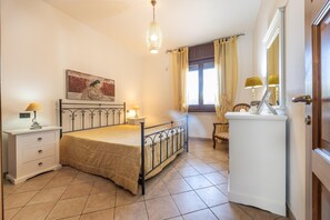 2 chambres, fer et planche à repasser, lit parapluie, Wi-Fi gratuit