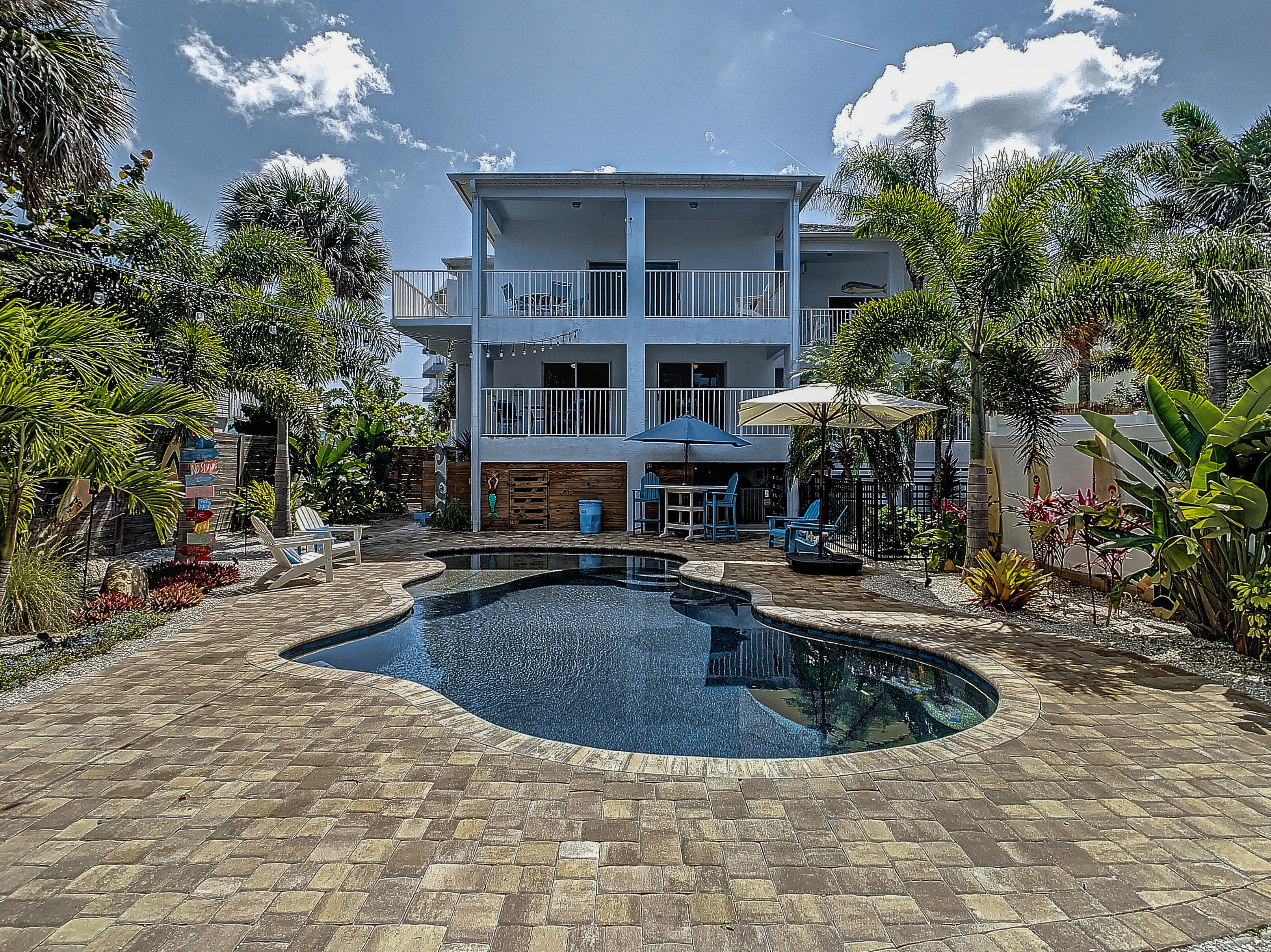 Salty Life Pool Home ~ Ocean Views ~ Walk to Flagler Avenue ~ 604S