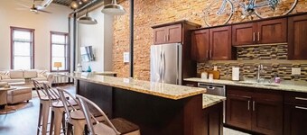 Downtown La Crosse Modern Flat