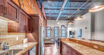 Downtown La Crosse Modern Flat
