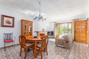 Interior - YourHouse Can Soler, house with terrace near the sea (Can Picafort)