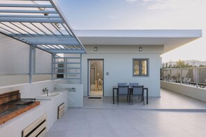 Outdoor dining - Villa Bella Gonia (Rethymno)