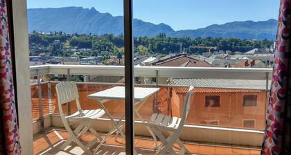 Cosy studio with a view, central & quiet area
