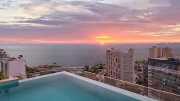 Outdoor pool, open 8:00 AM to 5:00 PM, sun loungers